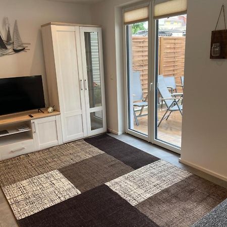 Ferienwohnung Nora Mit Blick Auf Den Ribnitzer See Exterior foto
