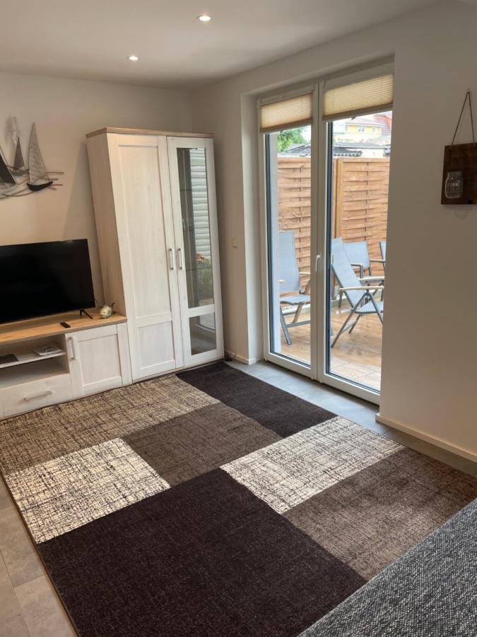 Ferienwohnung Nora Mit Blick Auf Den Ribnitzer See Exterior foto